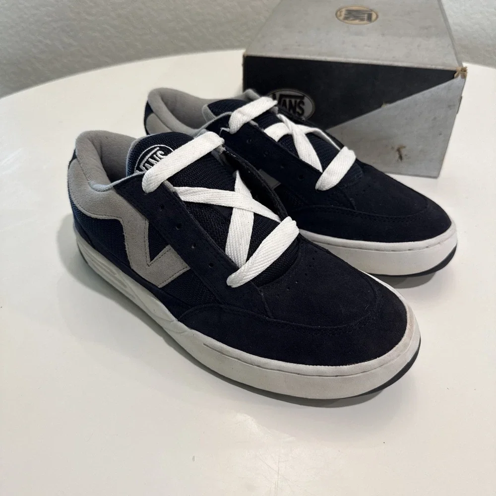 vintage 90s vans skateboarding shoes Sz 10.5 NEW OLD STOCK